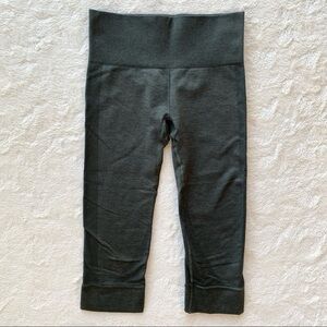 Lululemon olive green seamless crop leggings 4